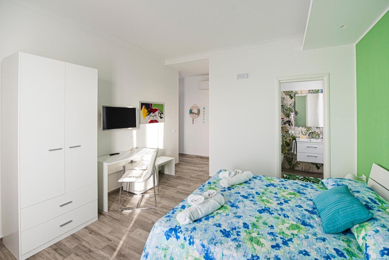L' Arcobaleno B&B 卡斯泰卢佐 外观 照片