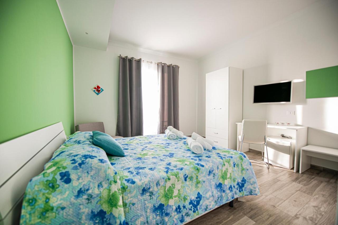 L' Arcobaleno B&B 卡斯泰卢佐 外观 照片