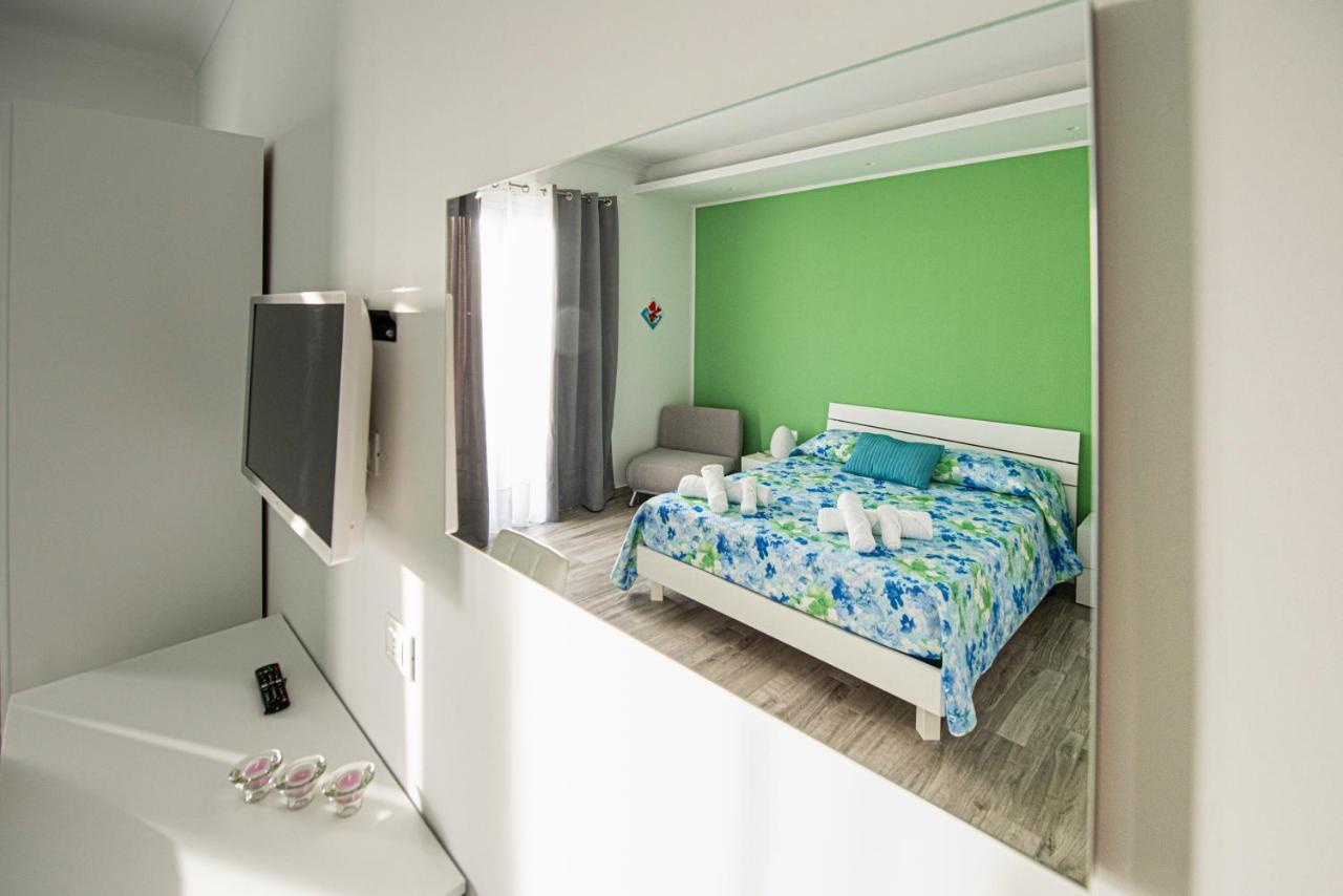 L' Arcobaleno B&B 卡斯泰卢佐 外观 照片