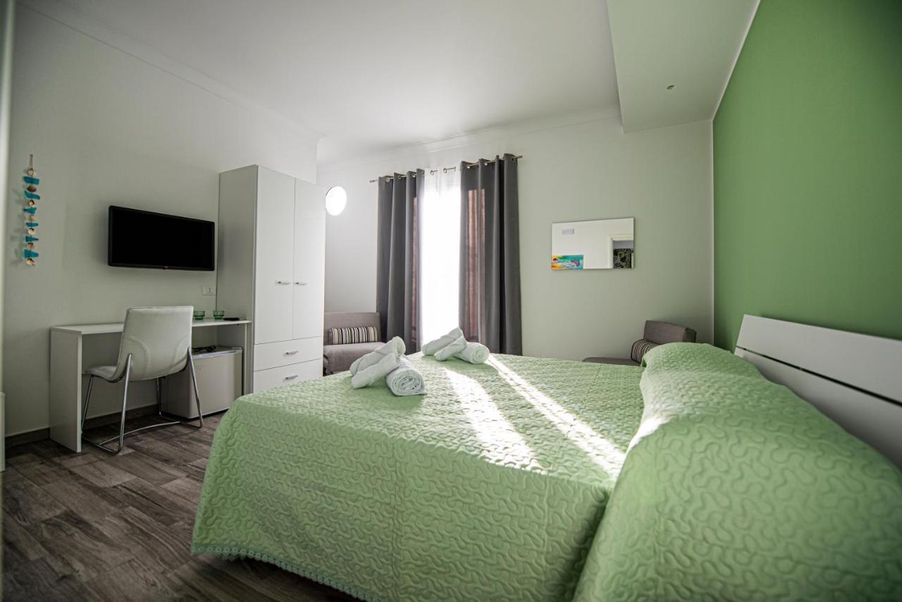 L' Arcobaleno B&B 卡斯泰卢佐 外观 照片