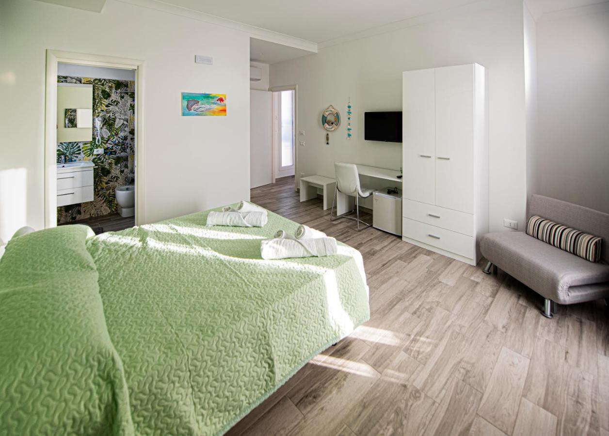 L' Arcobaleno B&B 卡斯泰卢佐 外观 照片